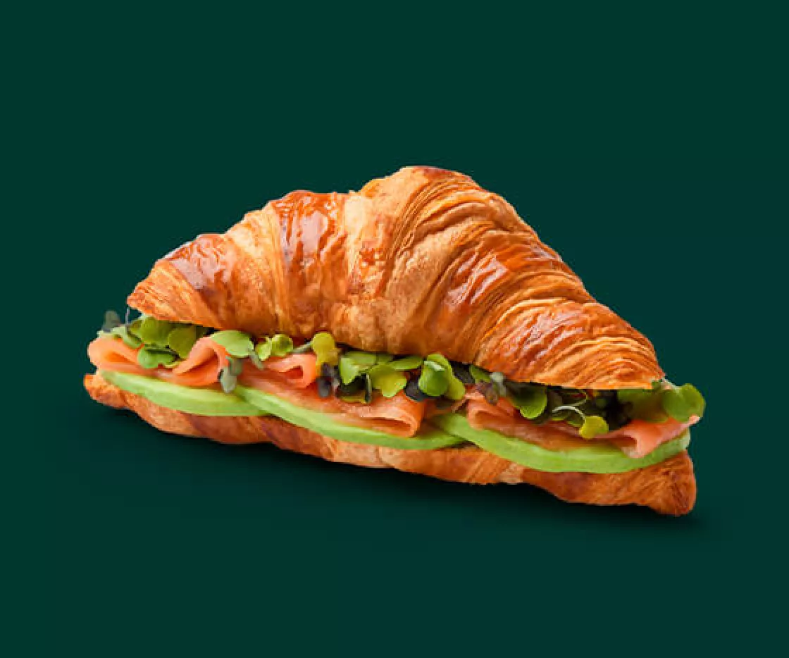 Croissant salmon aguacate