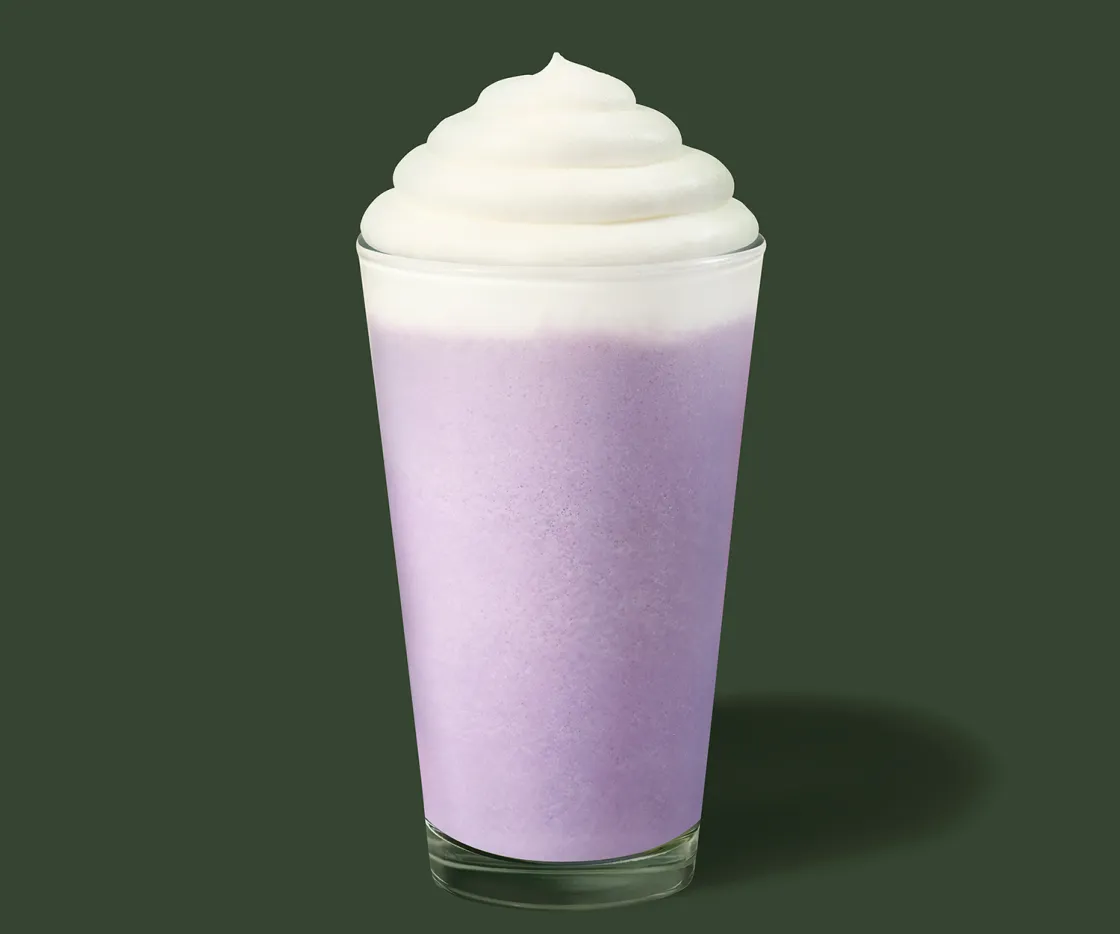 Ube Vanilla Crème Frapuccino® con fonde verde